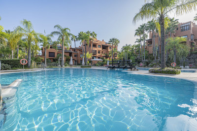 3 Bedroom Penthouse in Puerto Banús - Image 2