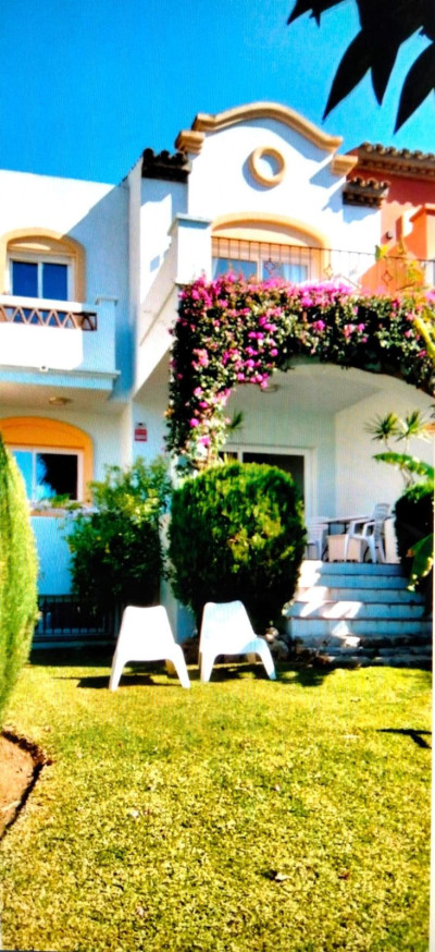 5 Bedroom Semi-Detached House in Puerto Banús - Image 3