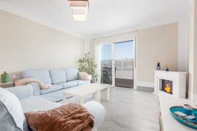 2 Bedroom Middle Floor Apartment in Nueva Andalucía - Image 2