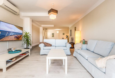 2 Bedroom Middle Floor Apartment in Nueva Andalucía - Image 3