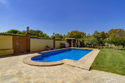 5 Bedroom Detached Villa in La Quinta - Image 3