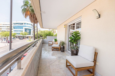 2 Bedroom Middle Floor Apartment in Puerto Banús - Image 1