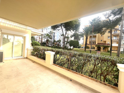 2 Bedroom Ground Floor Apartment in Puerto Banús - Image 1