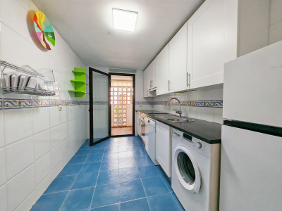 2 Bedroom Middle Floor Apartment in Nueva Andalucía - Image 5