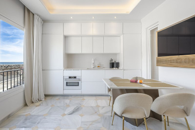 2 Bedroom Top Floor Apartment in Puerto Banús - Image 5