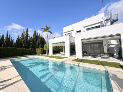 3 Bedroom Detached Villa in Nueva Andalucía - Image 2