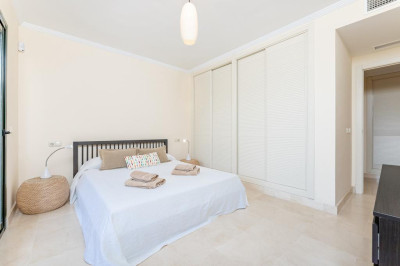 1 Bedroom Middle Floor Apartment in Nueva Andalucía - Image 4