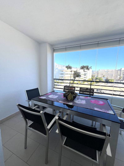 2 Bedroom Middle Floor Apartment in Puerto Banús - Image 5