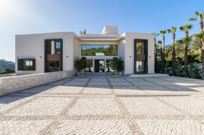6 Bedroom Detached Villa in La Zagaleta - Image 2