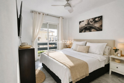 2 Bedroom Middle Floor Apartment in Puerto Banús - Image 5