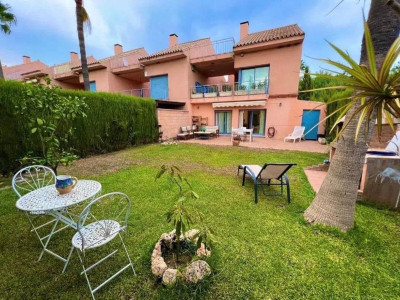 5 Bedroom Townhouse in Nueva Andalucía - Image 2