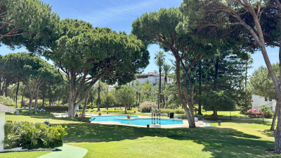 2 Bedroom Middle Floor Apartment in Puerto Banús - Image 1