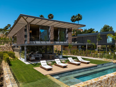 4 Bedroom Detached Villa in Nueva Andalucía - Image 1