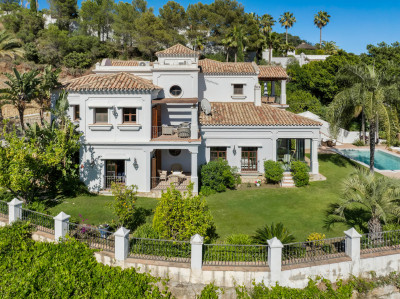 4 Bedroom Detached Villa in El Madroñal - Image 1