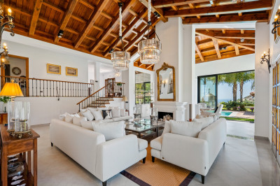 4 Bedroom Detached Villa in El Madroñal - Image 3