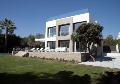 5 Bedroom Detached Villa in Nueva Andalucía - Image 2