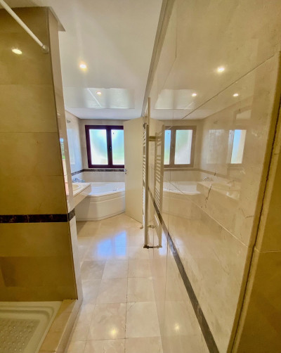3 Bedroom Townhouse in Nueva Andalucía - Image 2