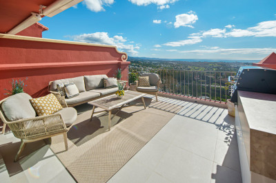 2 Bedroom Penthouse Duplex in La Quinta - Image 4