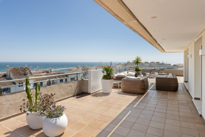 3 Bedroom Penthouse in Puerto Banús - Image 1