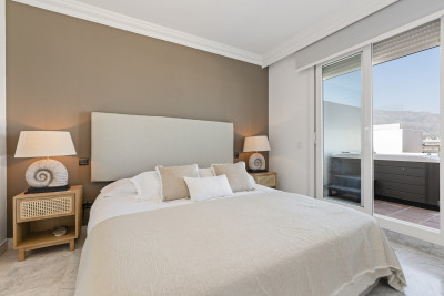 3 Bedroom Penthouse in Puerto Banús - Image 4
