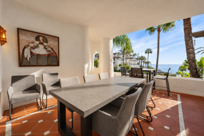 4 Bedroom Middle Floor Apartment in Puerto Banús - Image 4