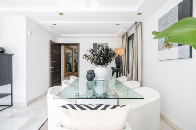 5 Bedroom Detached Villa in Nueva Andalucía - Image 5