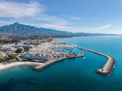 2 Bedroom Middle Floor Apartment in Puerto Banús - Image 5