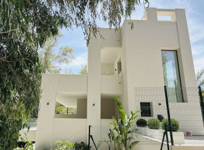5 Bedroom Detached Villa in Nueva Andalucía - Image 2