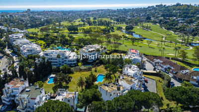 3 Bedroom Penthouse in Nueva Andalucía - Image 2