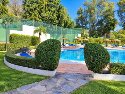1 Bedroom Middle Floor Apartment in Puerto Banús - Image 1