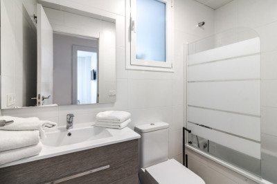 2 Bedroom Middle Floor Apartment in Nueva Andalucía - Image 3