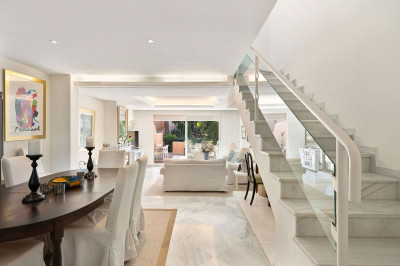 3 Bedroom Townhouse in Nueva Andalucía - Image 2
