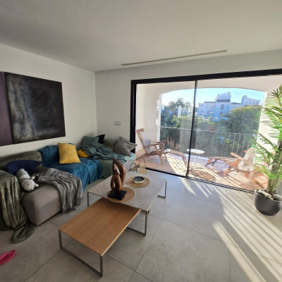 3 Bedroom Middle Floor Apartment in Puerto Banús - Image 5