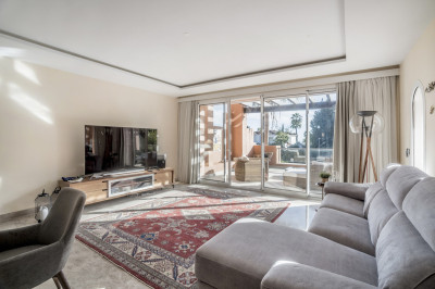 3 Bedroom Middle Floor Apartment in Nueva Andalucía - Image 4