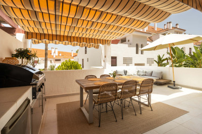 3 Bedroom Middle Floor Apartment in Nueva Andalucía - Image 1