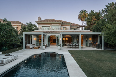 5 Bedroom Detached Villa in Nueva Andalucía - Image 2