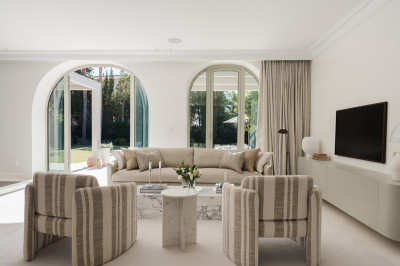 5 Bedroom Detached Villa in Nueva Andalucía - Image 3