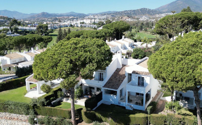 4 Bedroom Semi-Detached House in Nueva Andalucía - Image 1