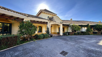 6 Bedroom Detached Villa in La Zagaleta - Image 1