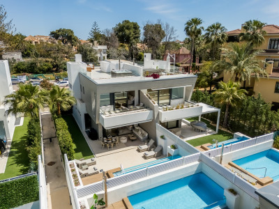 5 Bedroom Semi-Detached House in Puerto Banús - Image 1