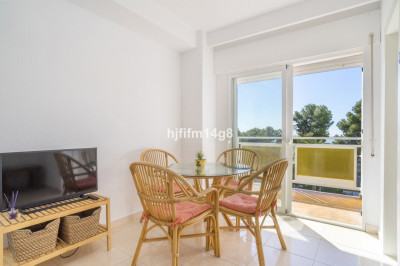 2 Bedroom Middle Floor Apartment in Nueva Andalucía - Image 5