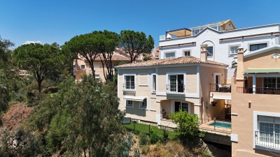 3 Bedroom Semi-Detached House in Nueva Andalucía - Image 1